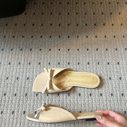 DIOR 26S OBLIQUE BOW MULE IN BEIGE CALFSKIN