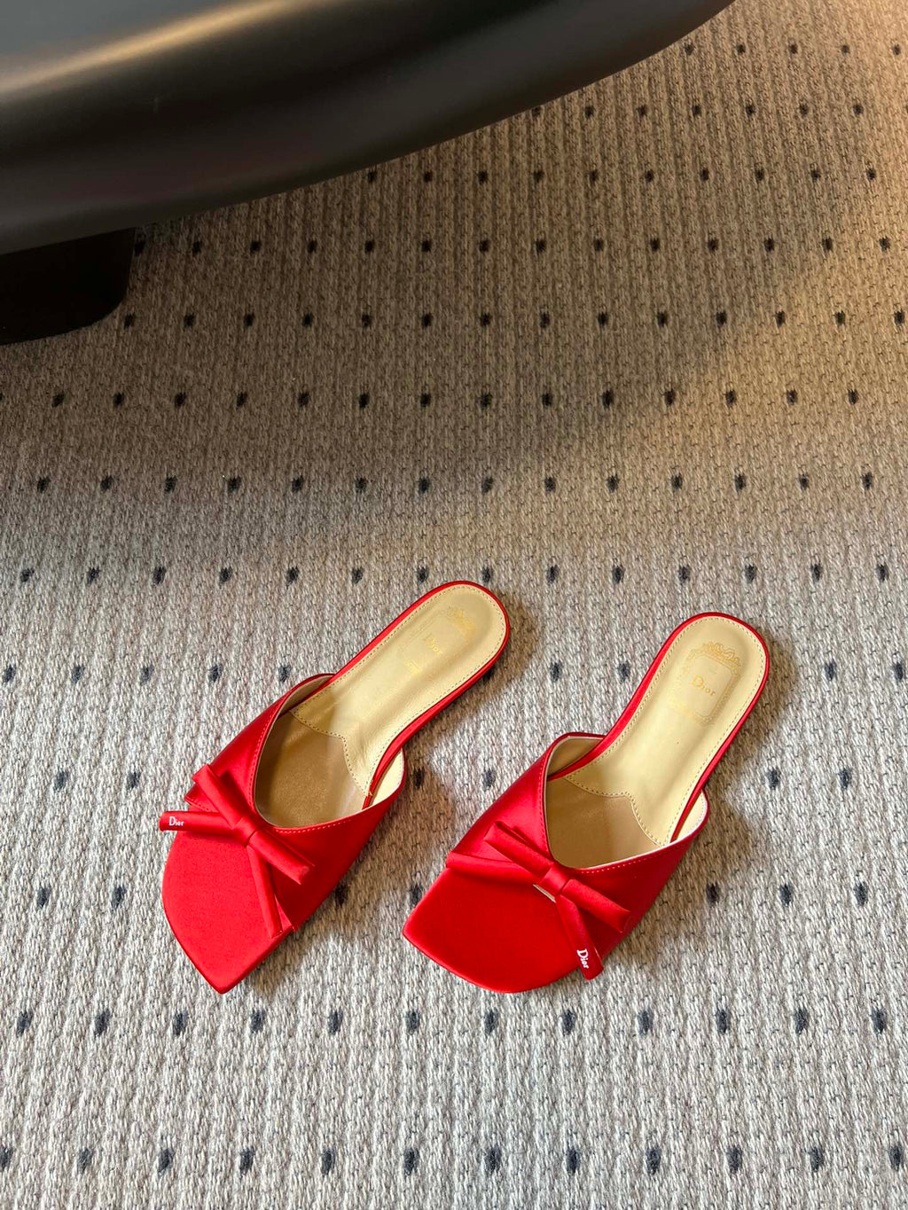 DIOR 26S OBLIQUE BOW MULE IN RED SATIN
