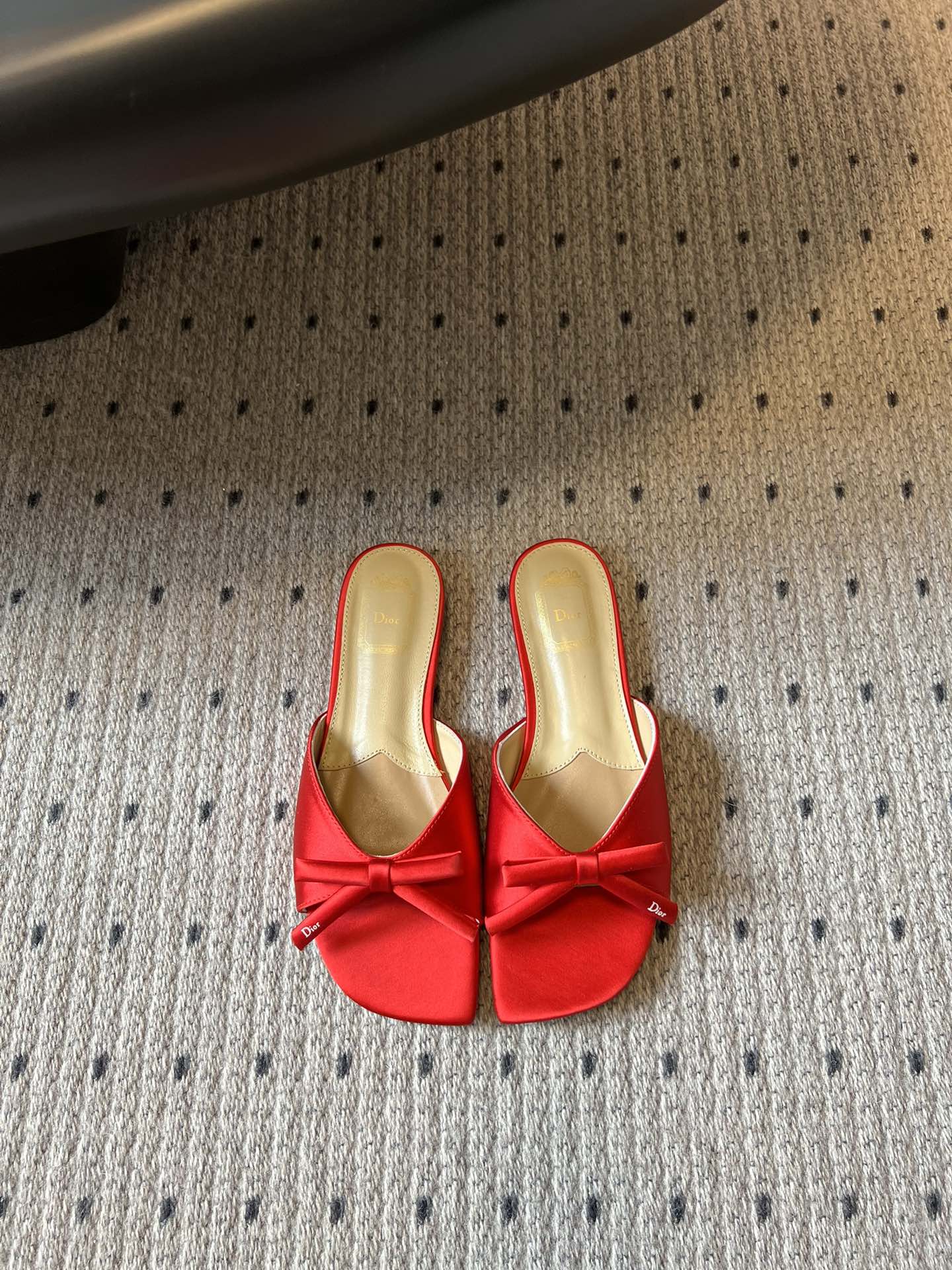 DIOR 26S OBLIQUE BOW MULE IN RED SATIN