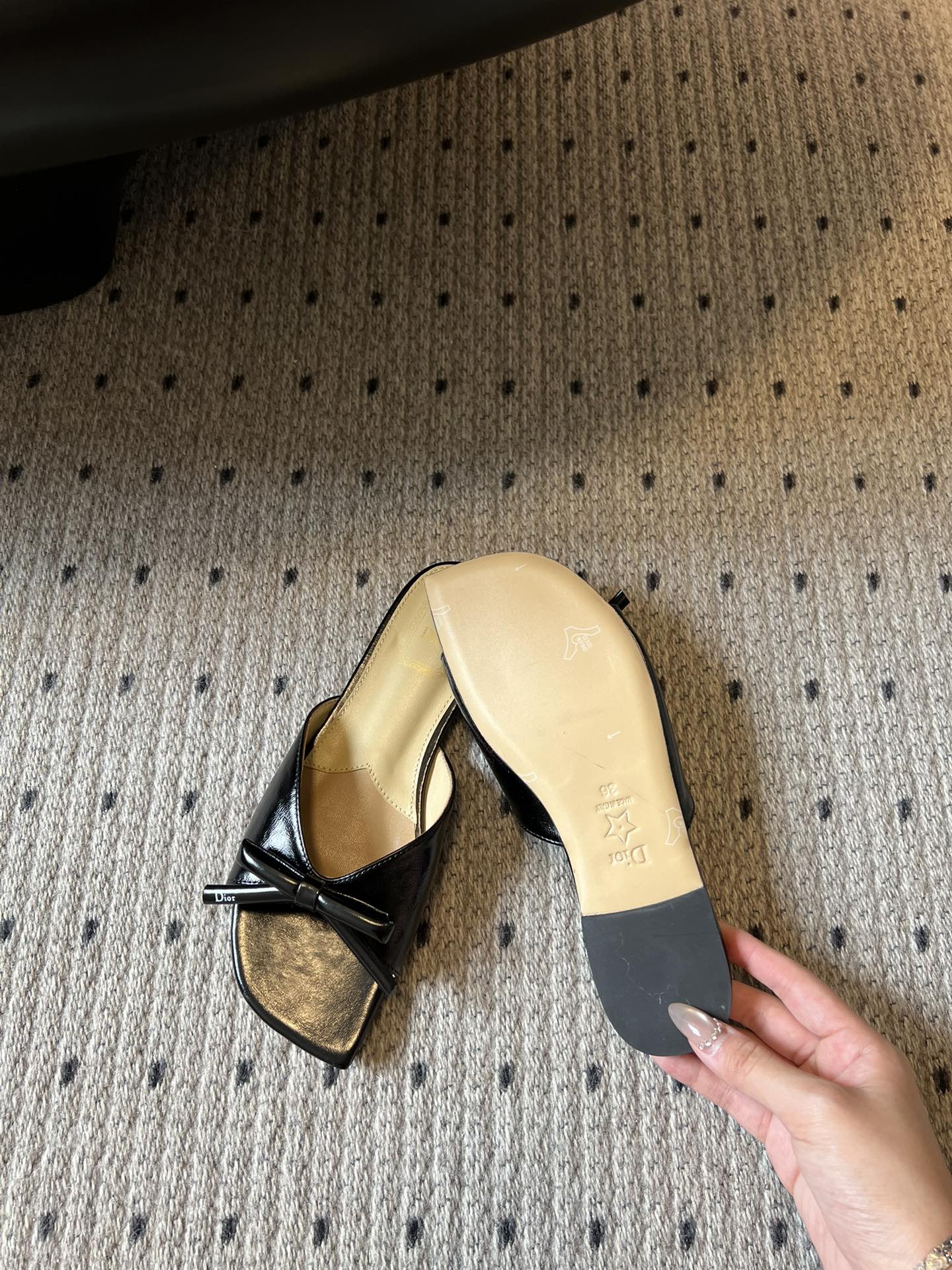 DIOR 26S OBLIQUE BOW MULE IN BLACK CALFSKIN
