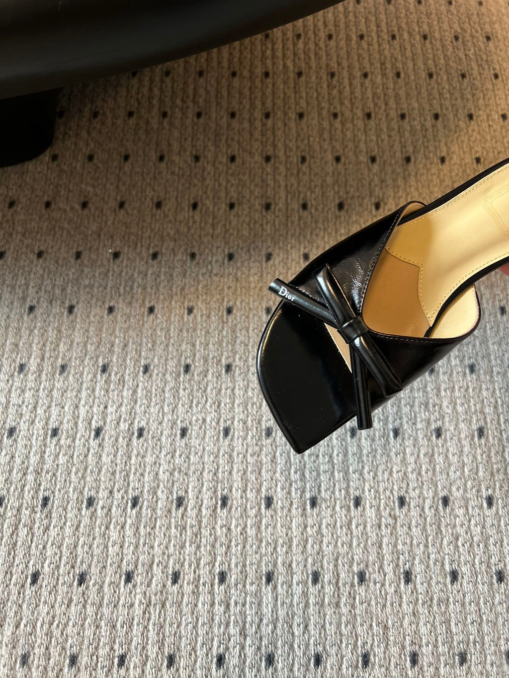 DIOR 26S OBLIQUE BOW MULE IN BLACK CALFSKIN