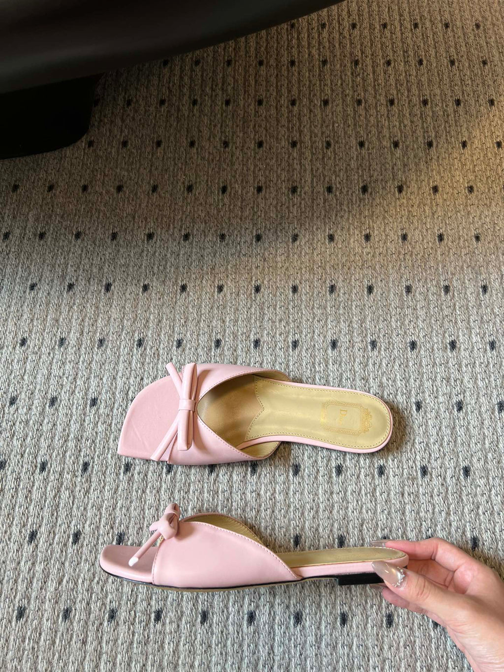 DIOR 26S OBLIQUE BOW MULE IN LIGHT PINK CALFSKIN
