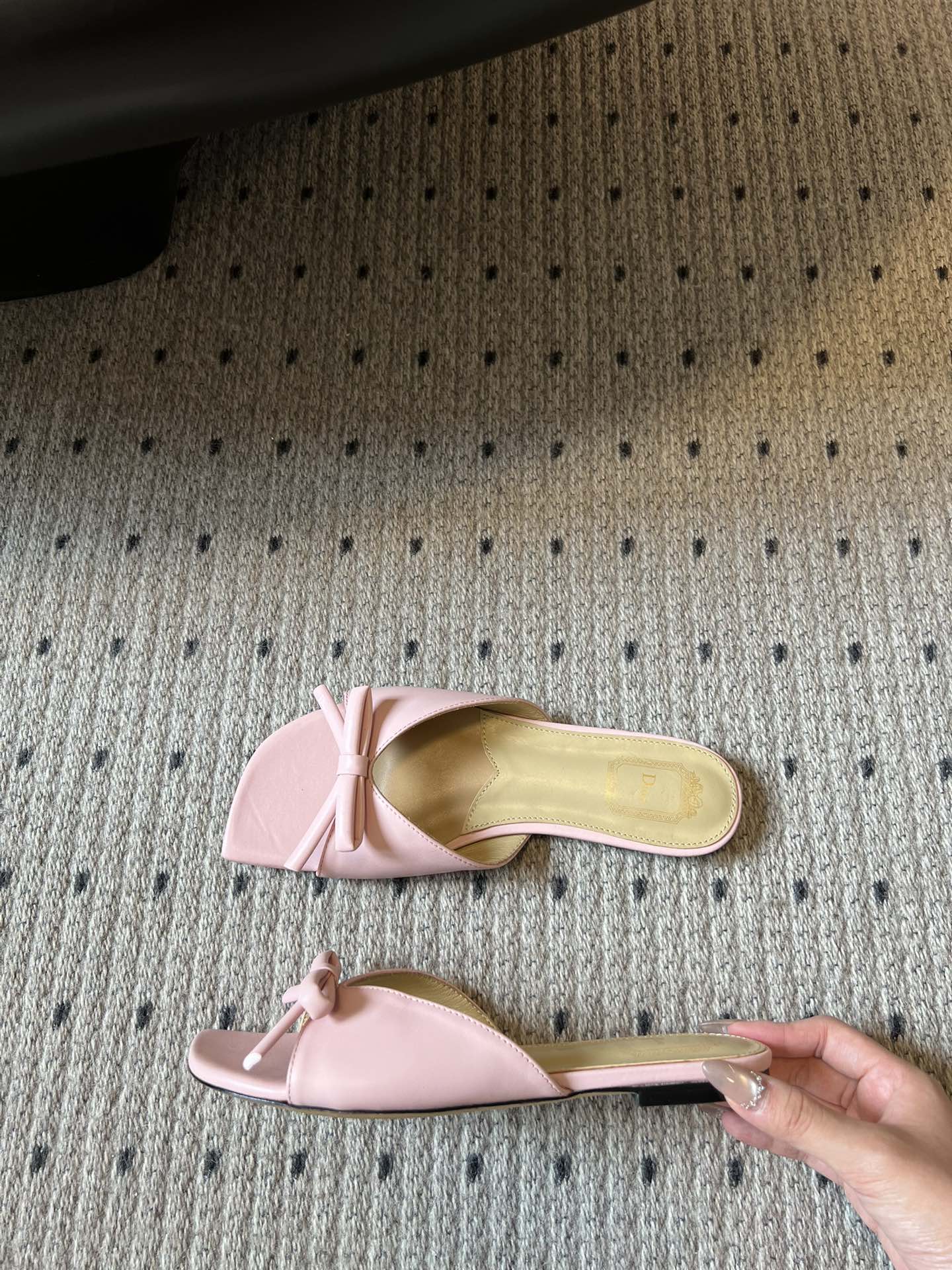 DIOR 26S OBLIQUE BOW MULE IN LIGHT PINK CALFSKIN