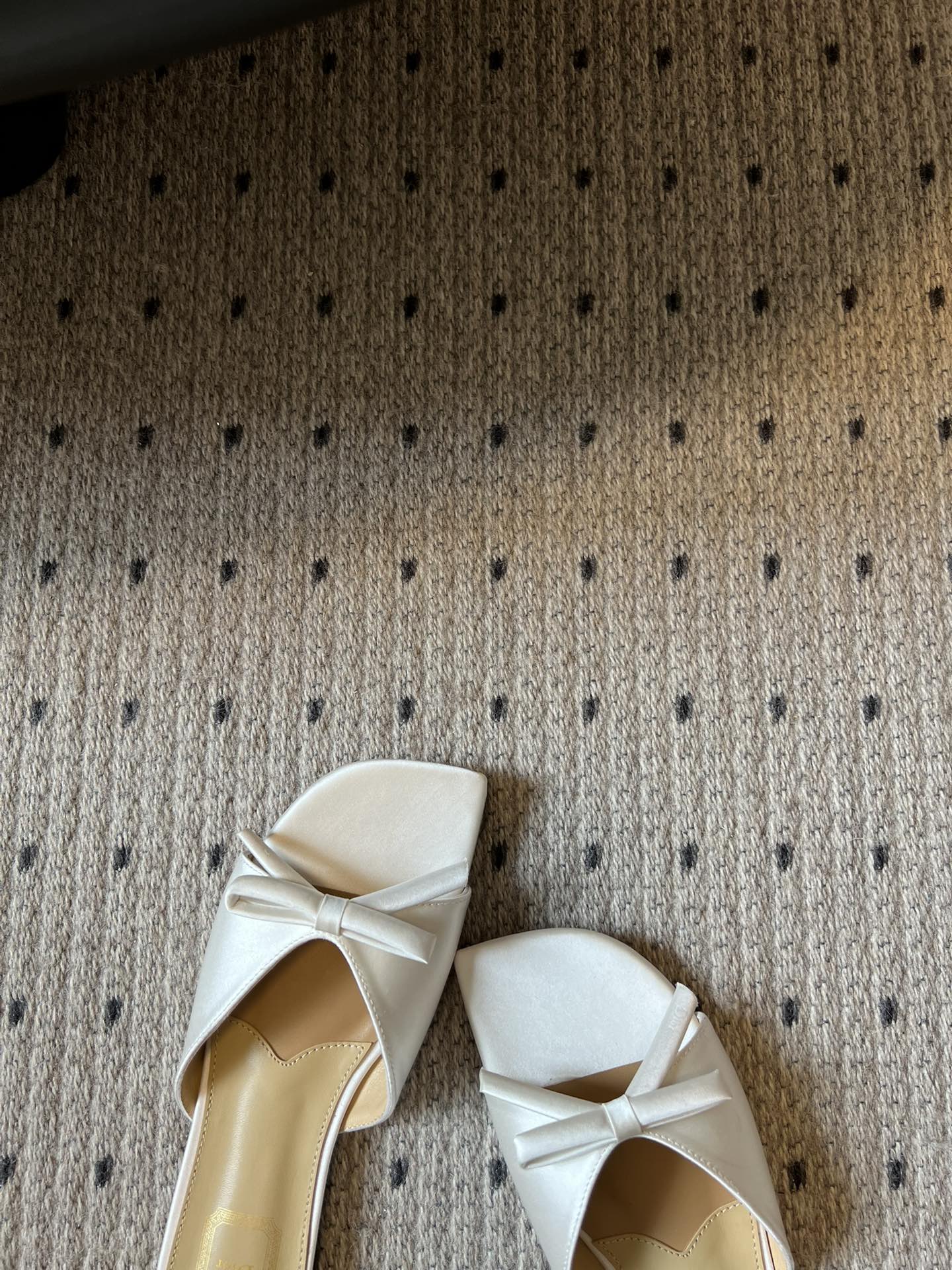 DIOR 26S OBLIQUE BOW MULE IN WHITE SATIN