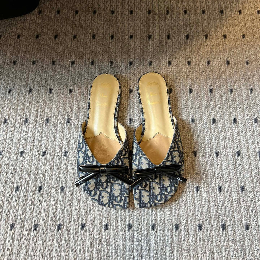 DIOR 26S OBLIQUE BOW MULE IN NAVY BLUE JACQUARD CANVAS