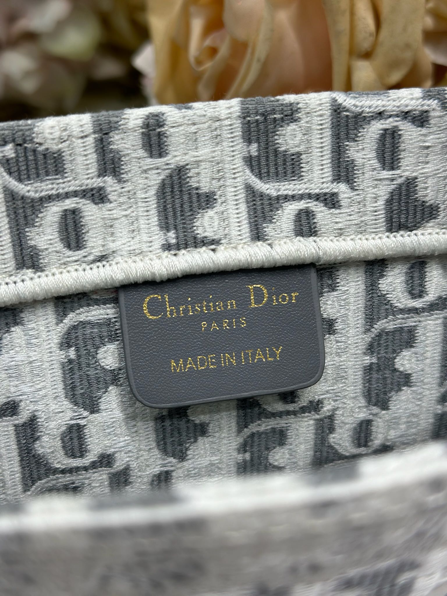 DIOR 26S BOOK TOTE BAG 26 IN GREY AND WHITE OBLIQUE JACQUARD