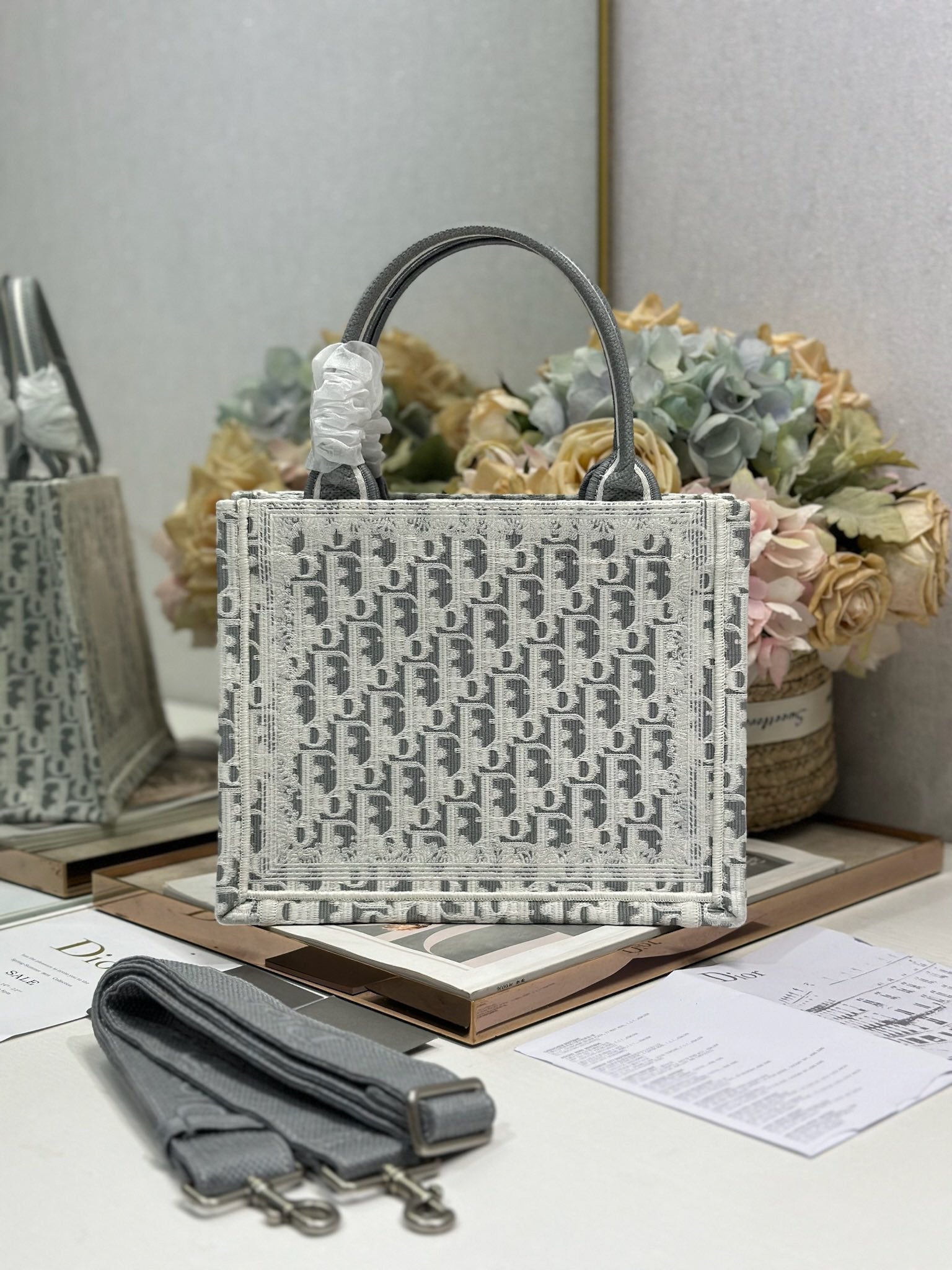DIOR 26S BOOK TOTE BAG 26 IN GREY AND WHITE OBLIQUE JACQUARD