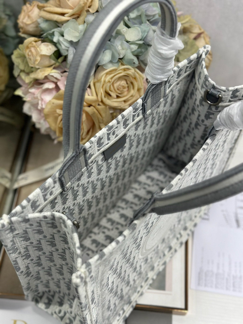 DIOR 26S BOOK TOTE BAG 36 IN GREY AND WHITE OBLIQUE JACQUARD