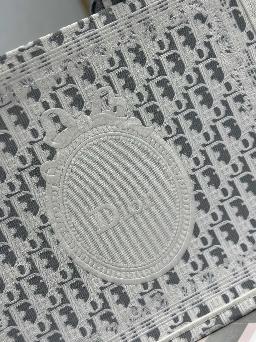 DIOR 26S BOOK TOTE BAG 36 IN GREY AND WHITE OBLIQUE JACQUARD
