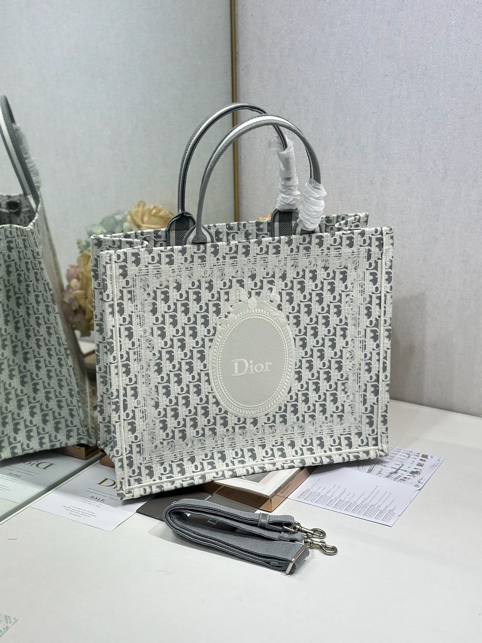 DIOR 26S BOOK TOTE BAG 42 IN GREY AND WHITE OBLIQUE JACQUARD
