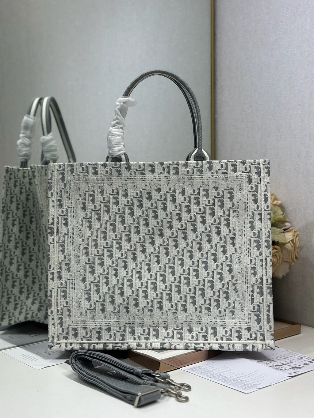 DIOR 26S BOOK TOTE BAG 42 IN GREY AND WHITE OBLIQUE JACQUARD