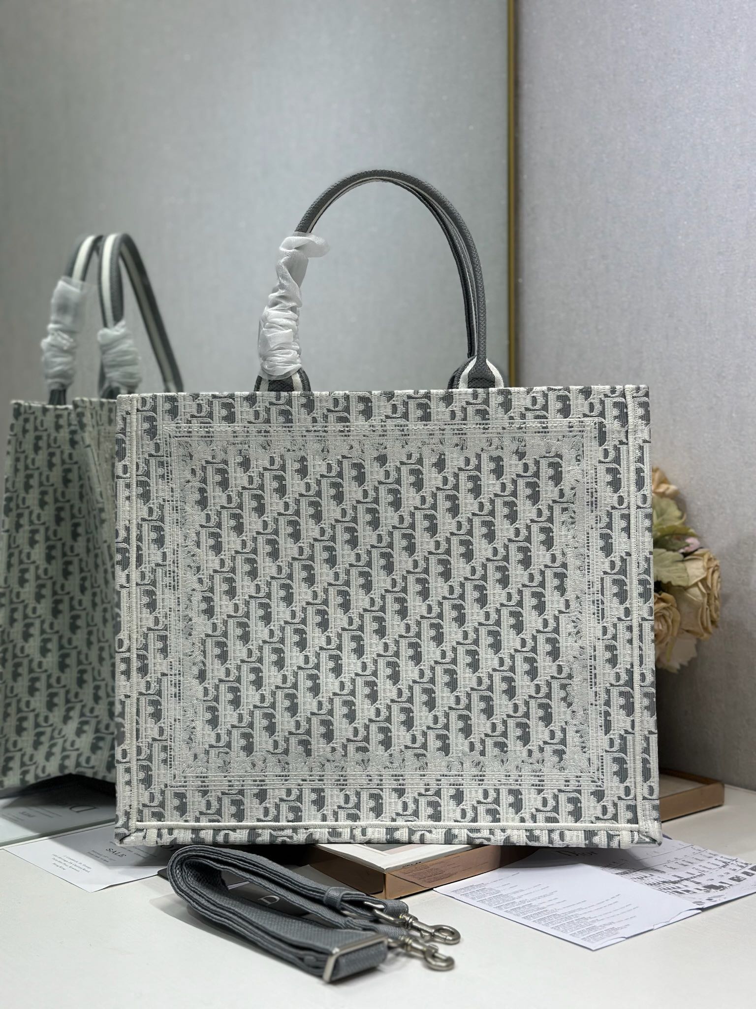 DIOR 26S BOOK TOTE BAG 42 IN GREY AND WHITE OBLIQUE JACQUARD