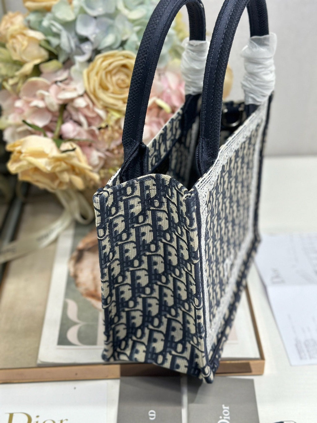 DIOR 26S BOOK TOTE BAG 26 IN NAVY BLUE AND BEIGE OBLIQUE FABRIC