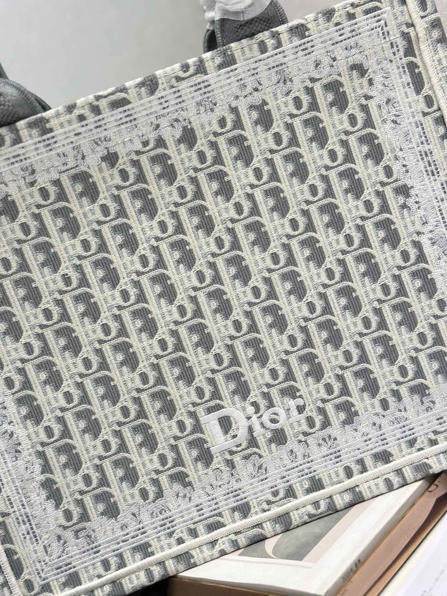 DIOR 26S BOOK TOTE BAG 36 IN GREY AND BEIGE FABRIC OBLIQUE FABRIC