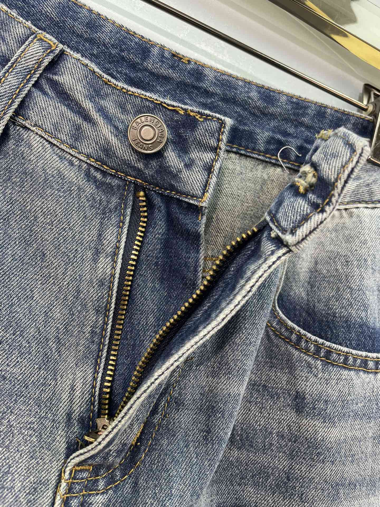 BALENCIAGA 26S WIDE LEG JEANS 006