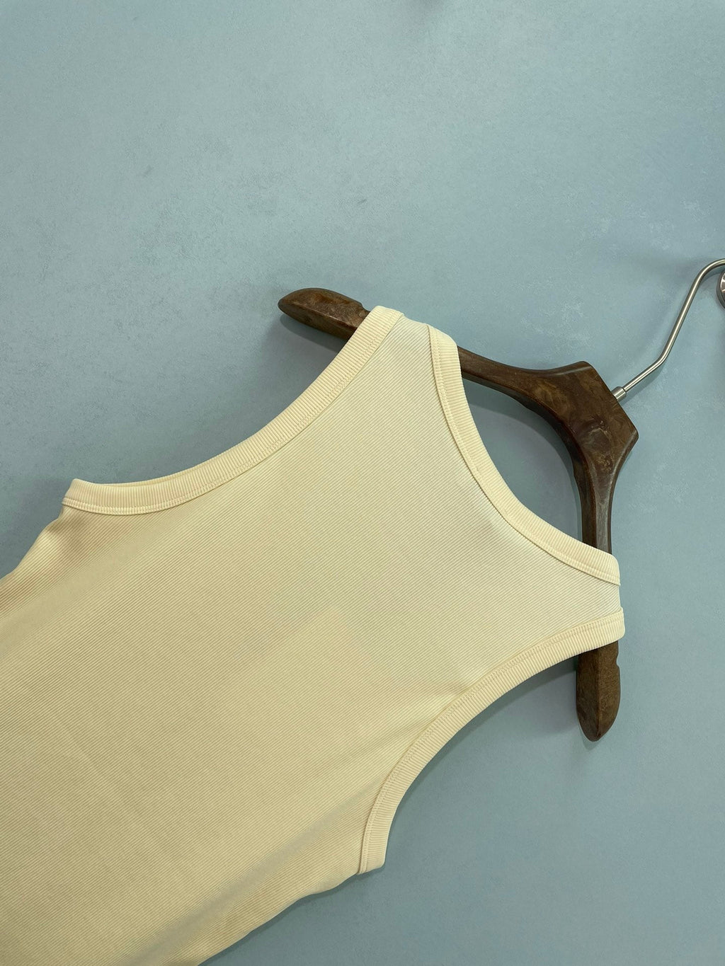 CELINE 26S SLEEVELESS KNIT TOP 388