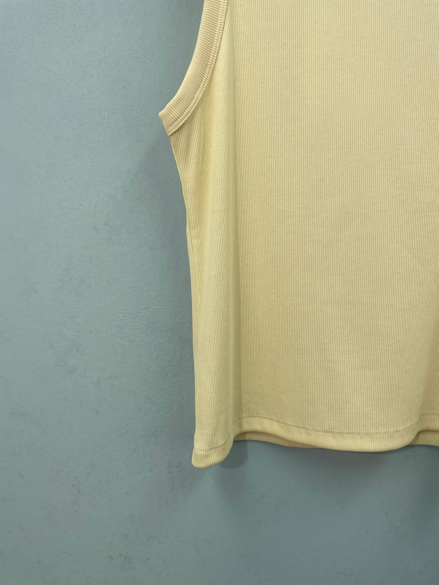 CELINE 26S SLEEVELESS KNIT TOP 388
