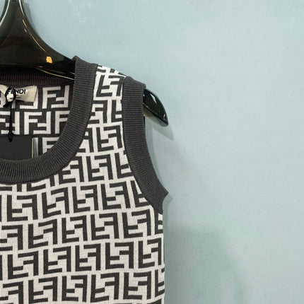 FENDI 26S KNITTED VEST 232