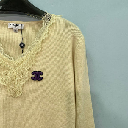 CHANEL 26S LACE TRIM V-NECK KNIT SWEATER 1570