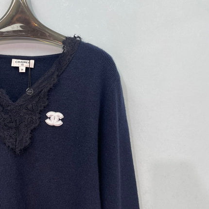 CHANEL 26S LACE TRIM V-NECK KNIT SWEATER 1569