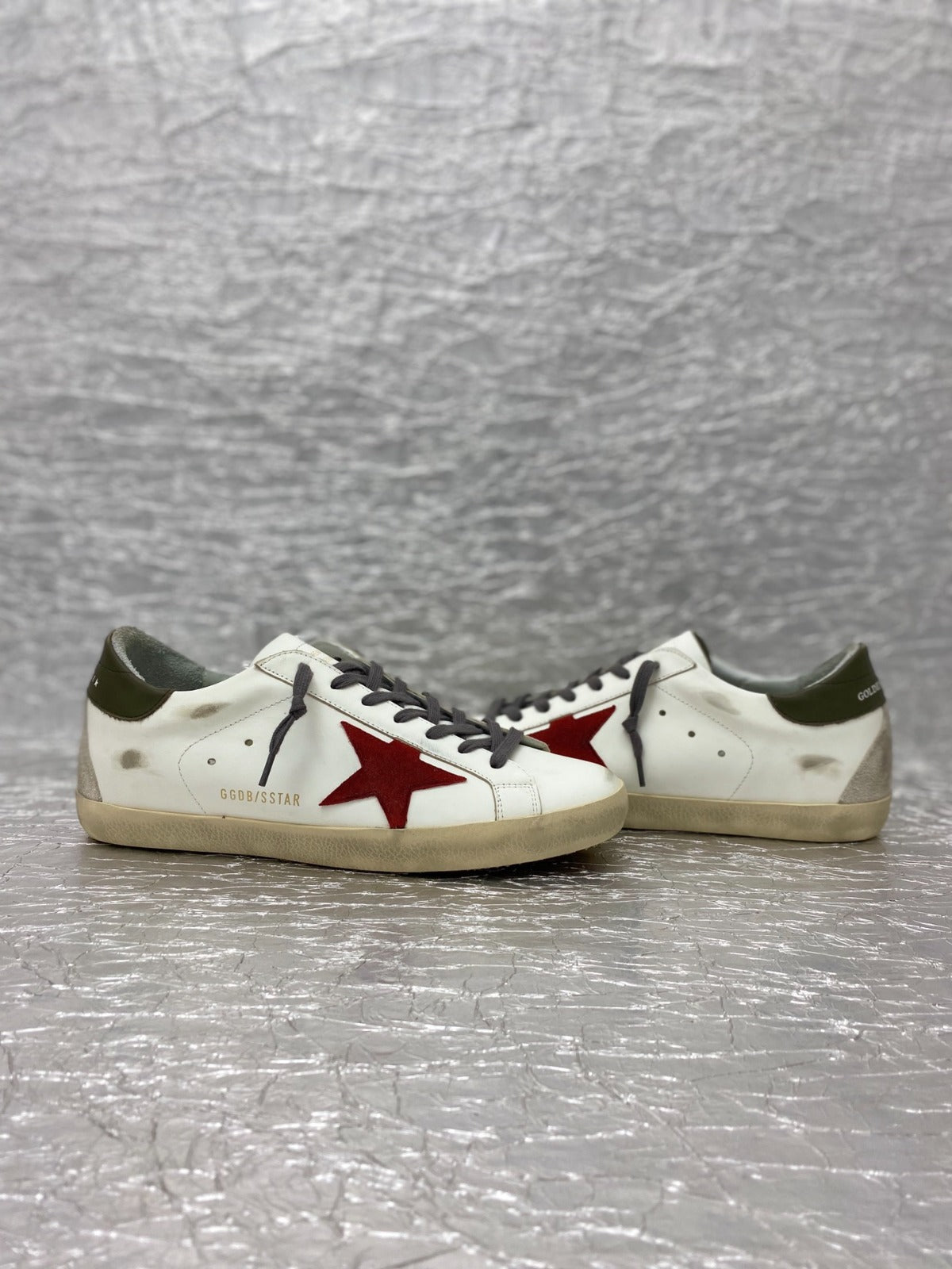 GOLDEN GOOSE BALL RED STAR SNEAKERS IN WHITE CALFSKIN