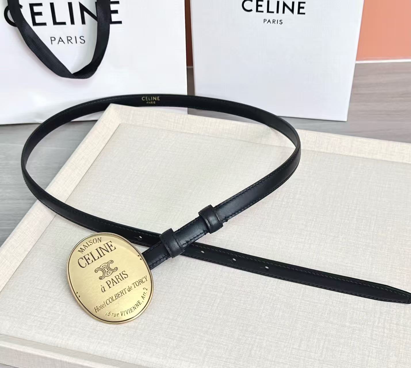 CELINE 26S OVAL BUCKLE BELT IN BLACK CALFSKIN