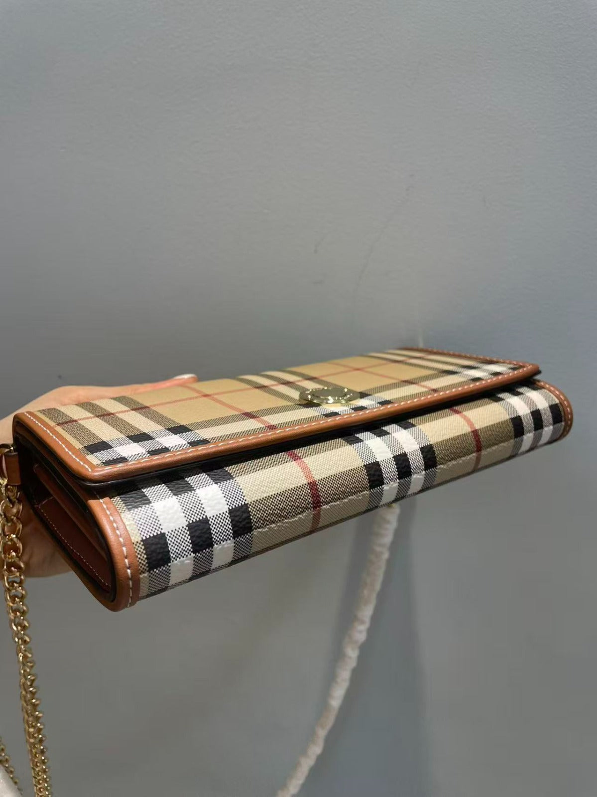 BBR CHECK CHAIN STRAP WALLET IN BEIGE CALFSKIN