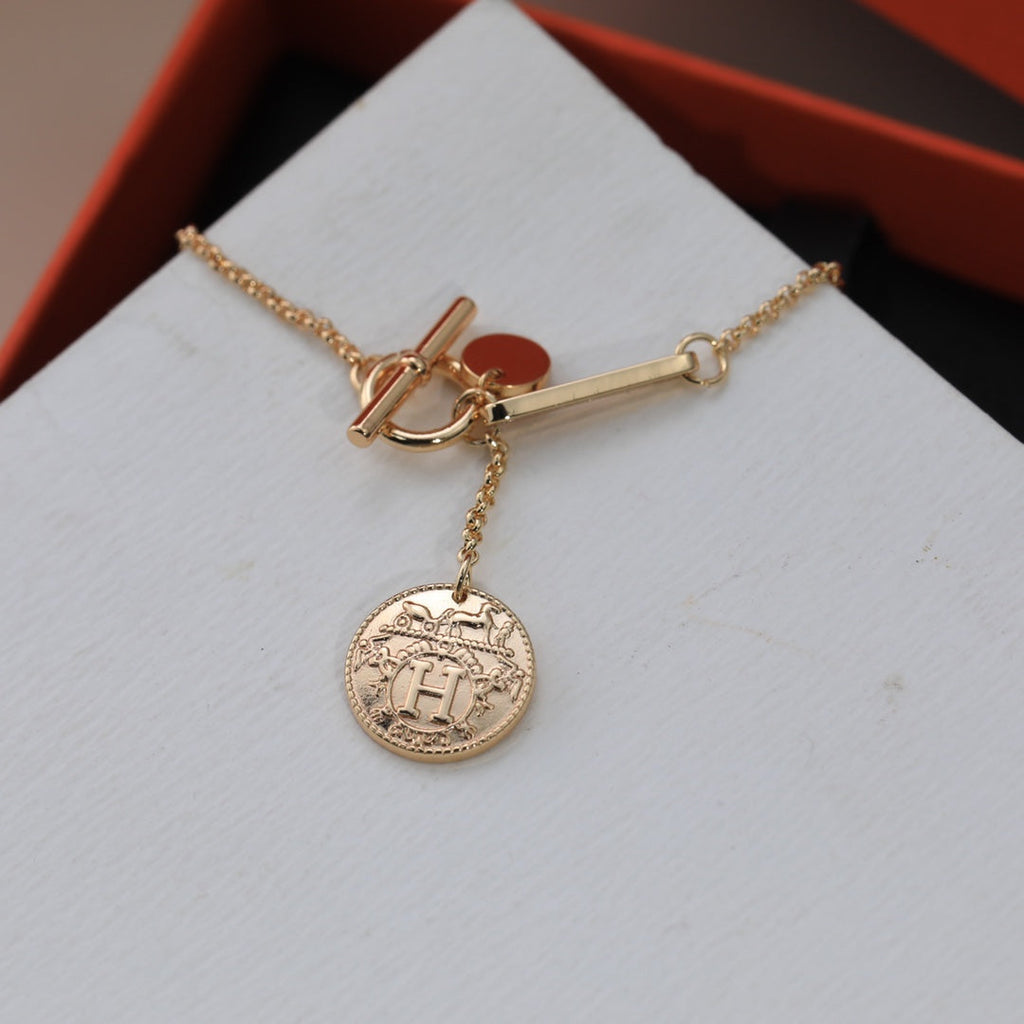HM ROUND CARD SILVER PINK GOLD DROP NECKLACE