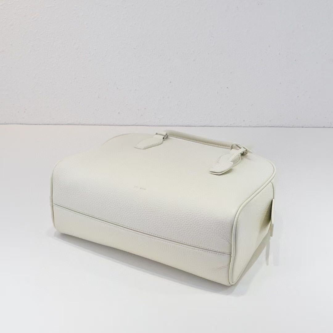 THE ROW INDIA TOTE BAG 32 IN CREAM CALFSKIN