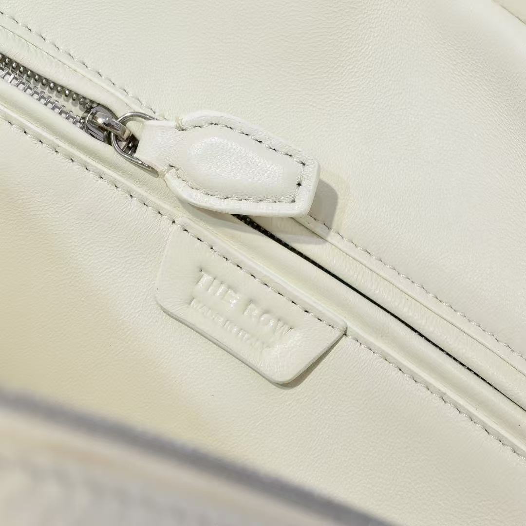 THE ROW INDIA TOTE BAG 32 IN CREAM CALFSKIN