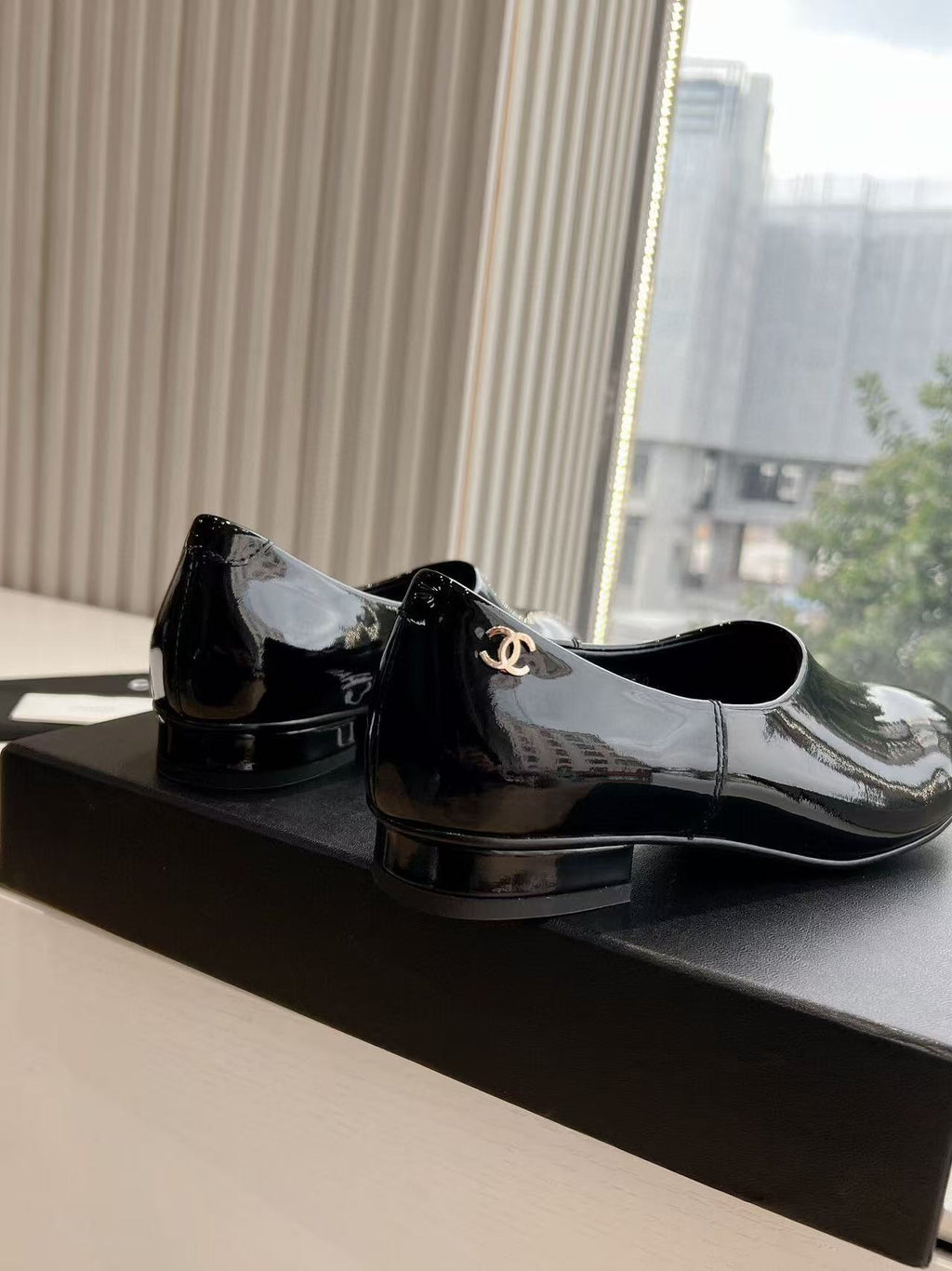 CC MOCCASINS BLACK PATENT CALFSKIN GHW