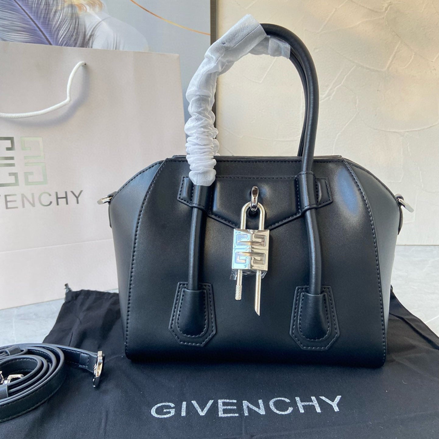 MINI 27 ANTIGONA LOCK BAG IN BLACK LAMBSKIN