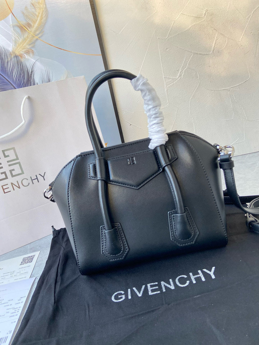 MINI 27 ANTIGONA LOCK BAG IN BLACK LAMBSKIN
