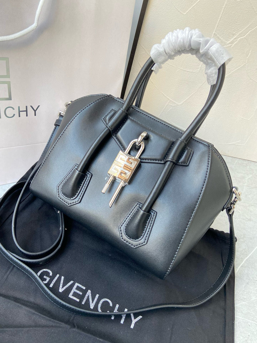 MINI 27 ANTIGONA LOCK BAG IN BLACK LAMBSKIN