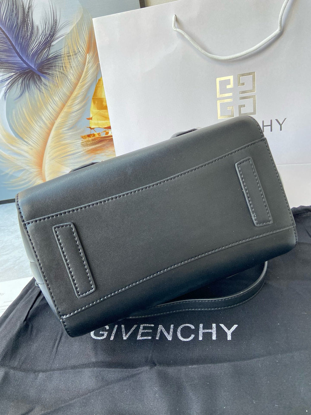 MINI 27 ANTIGONA LOCK BAG IN BLACK LAMBSKIN
