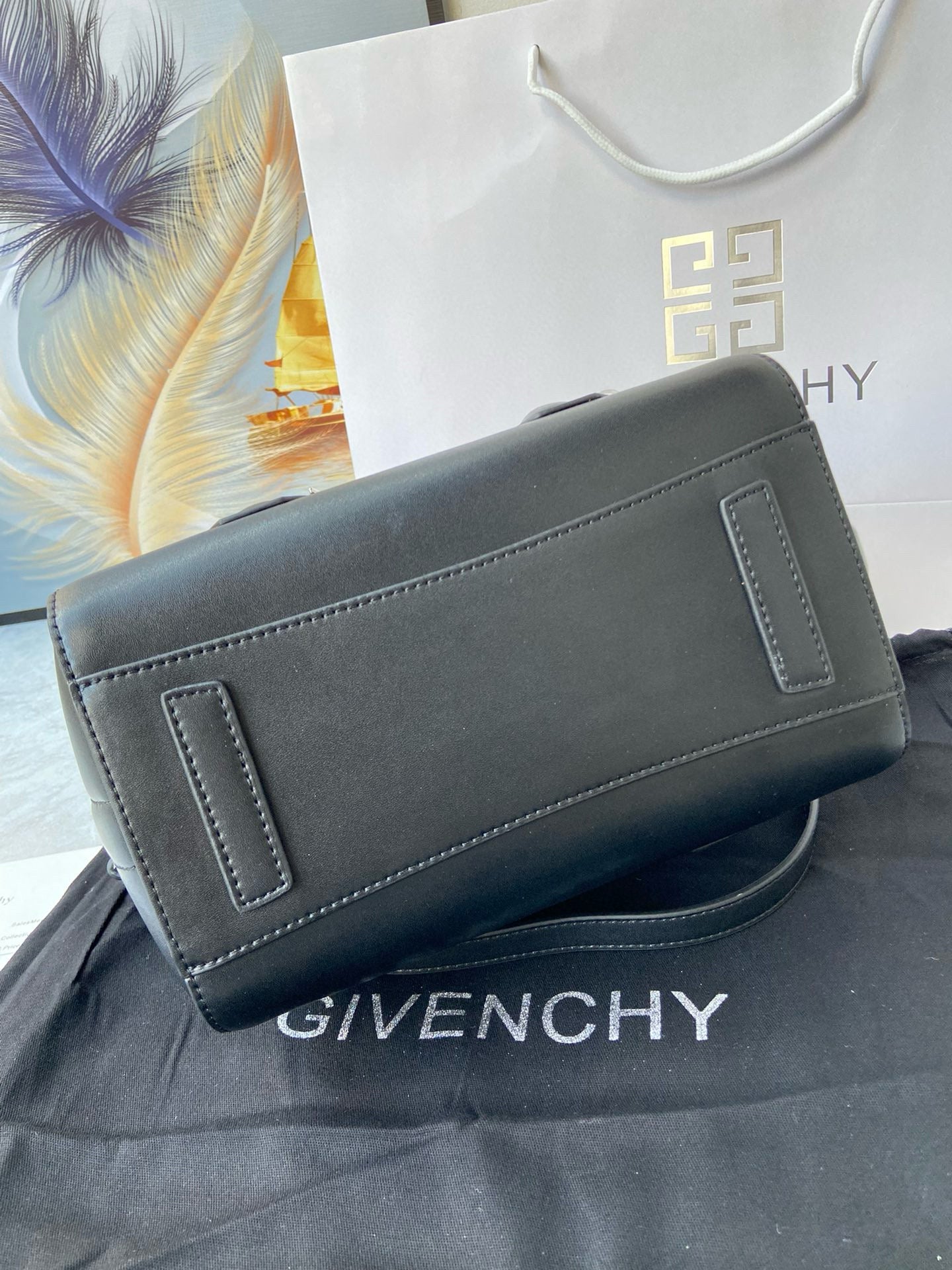 MINI 27 ANTIGONA LOCK BAG IN BLACK LAMBSKIN