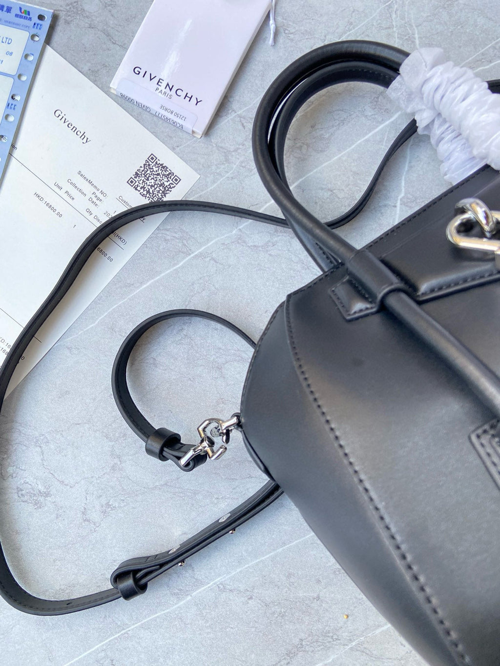 MINI 27 ANTIGONA LOCK BAG IN BLACK LAMBSKIN
