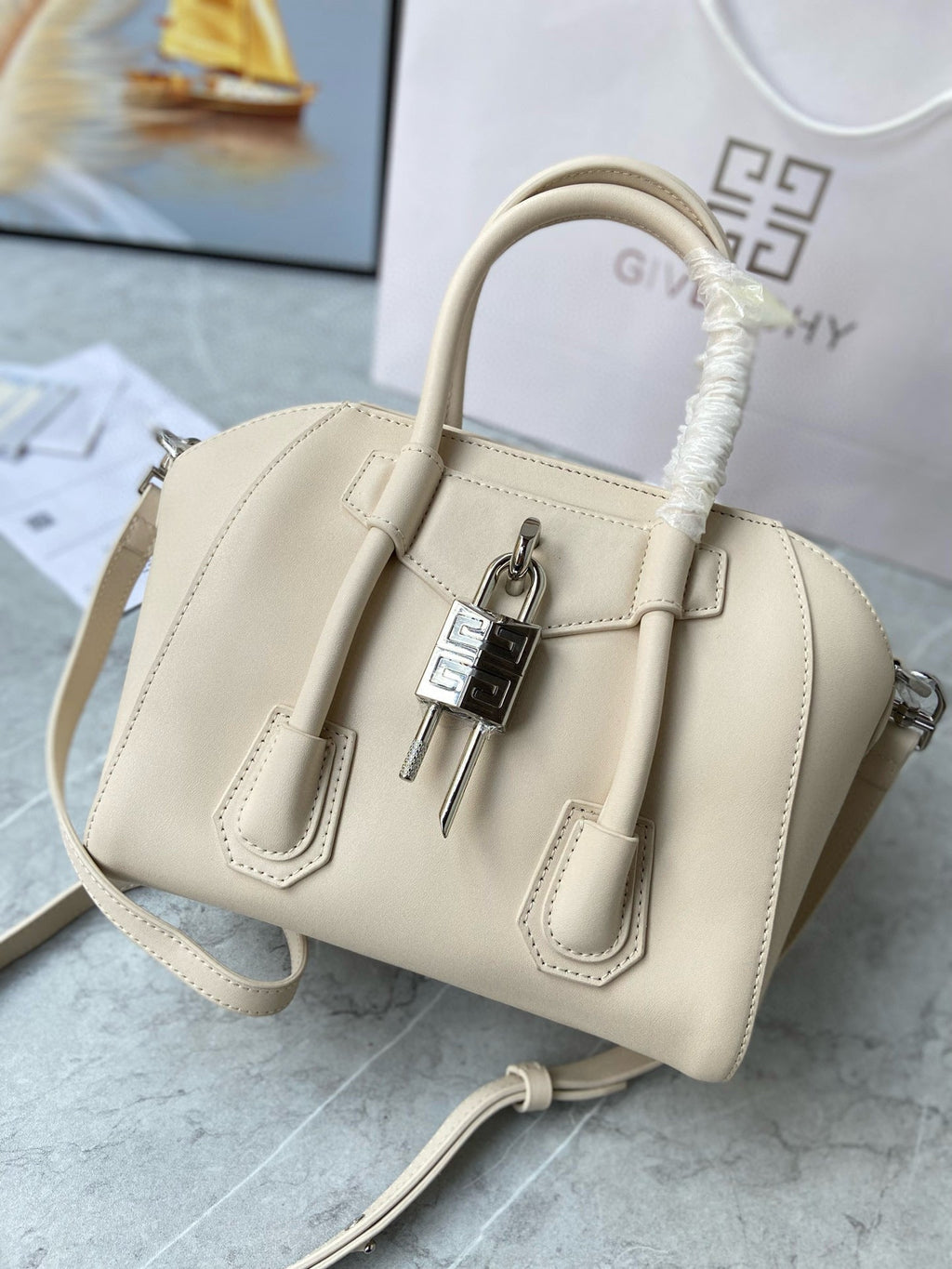 MINI 27 ANTIGONA LOCK BAG IN BEIGE LAMBSKIN