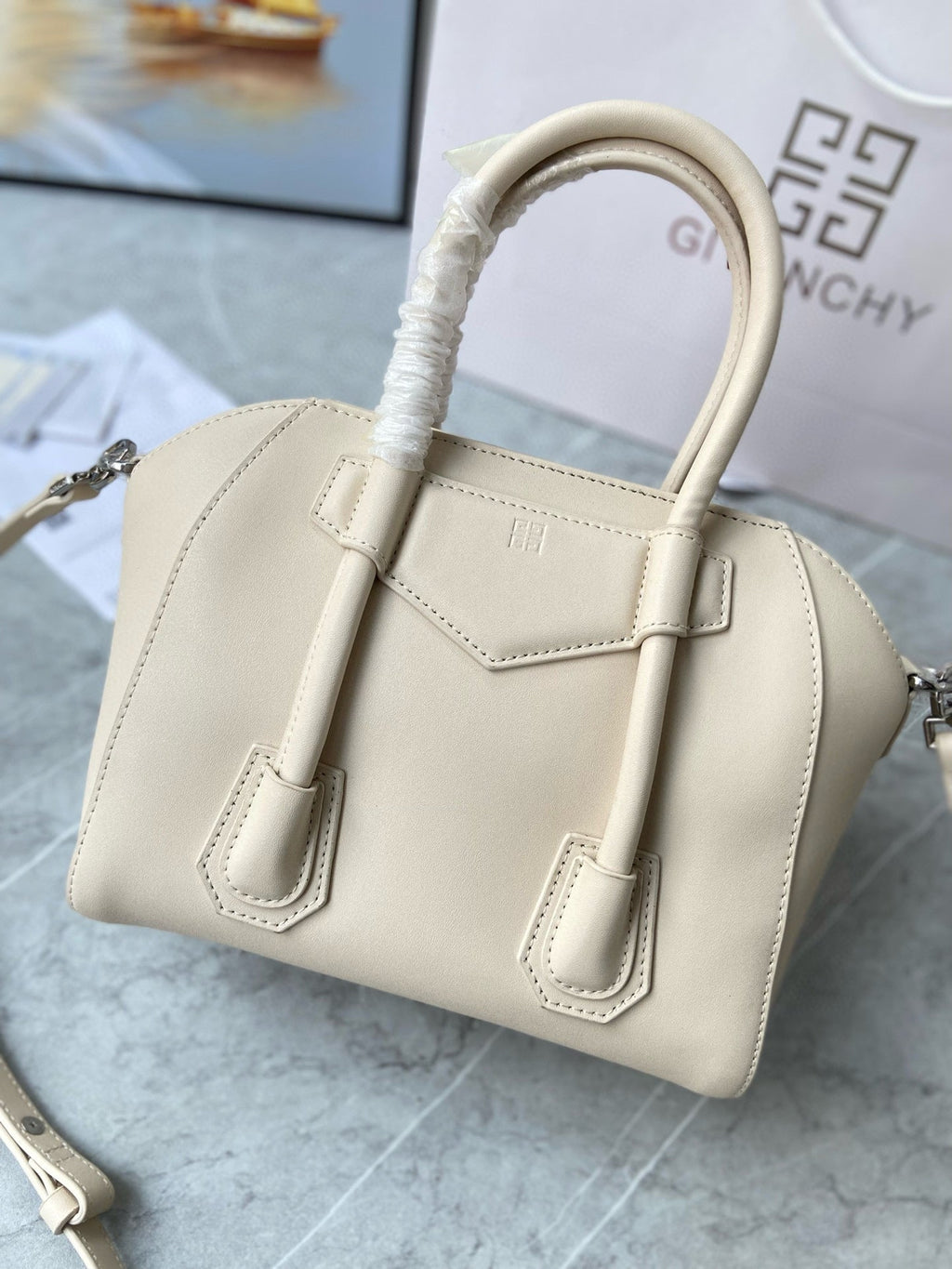 MINI 27 ANTIGONA LOCK BAG IN BEIGE LAMBSKIN