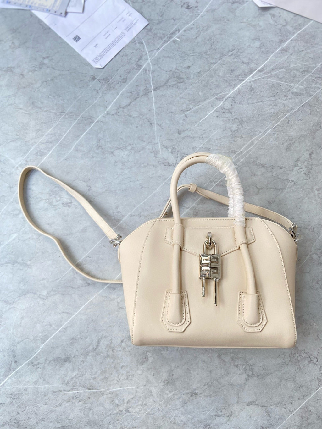 MINI 27 ANTIGONA LOCK BAG IN BEIGE LAMBSKIN