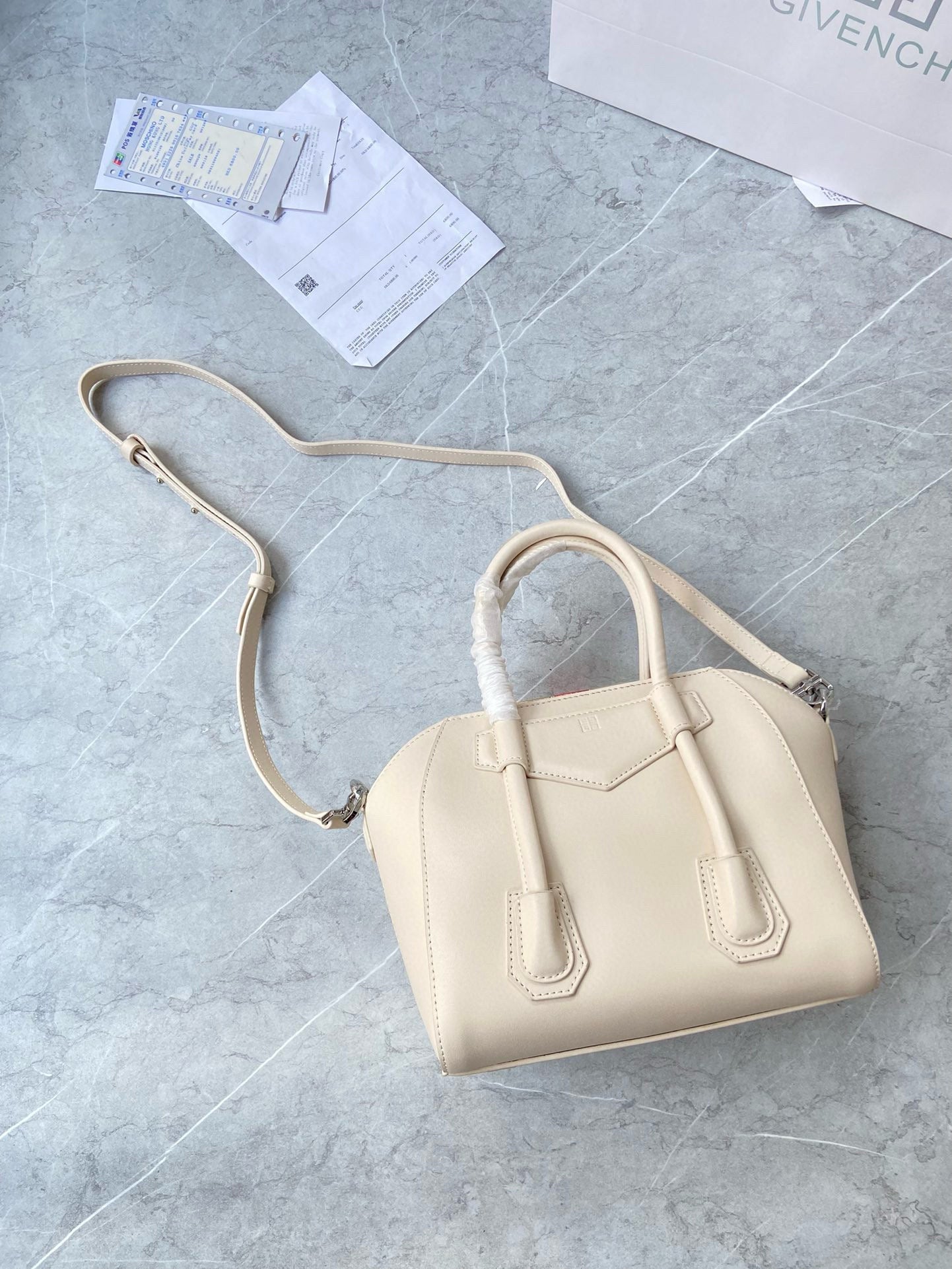 MINI 27 ANTIGONA LOCK BAG IN BEIGE LAMBSKIN