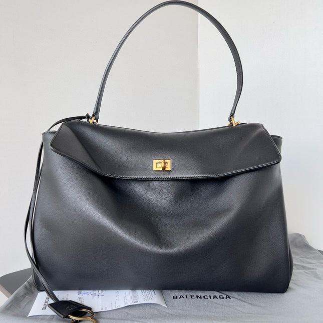 RODEO MEDIUM BAG 35 IN BLACK SMOOTH CALFSKIN GOLD HARDWARE