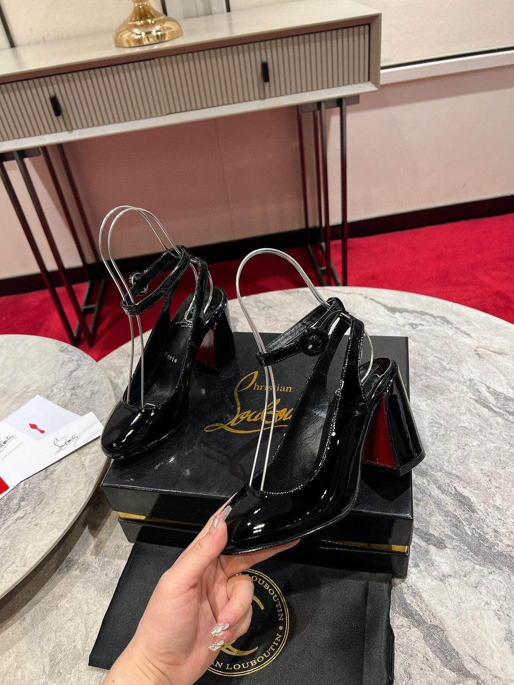 CL MISS SAB IN BLACK PATENT RED SOLE PUMPS