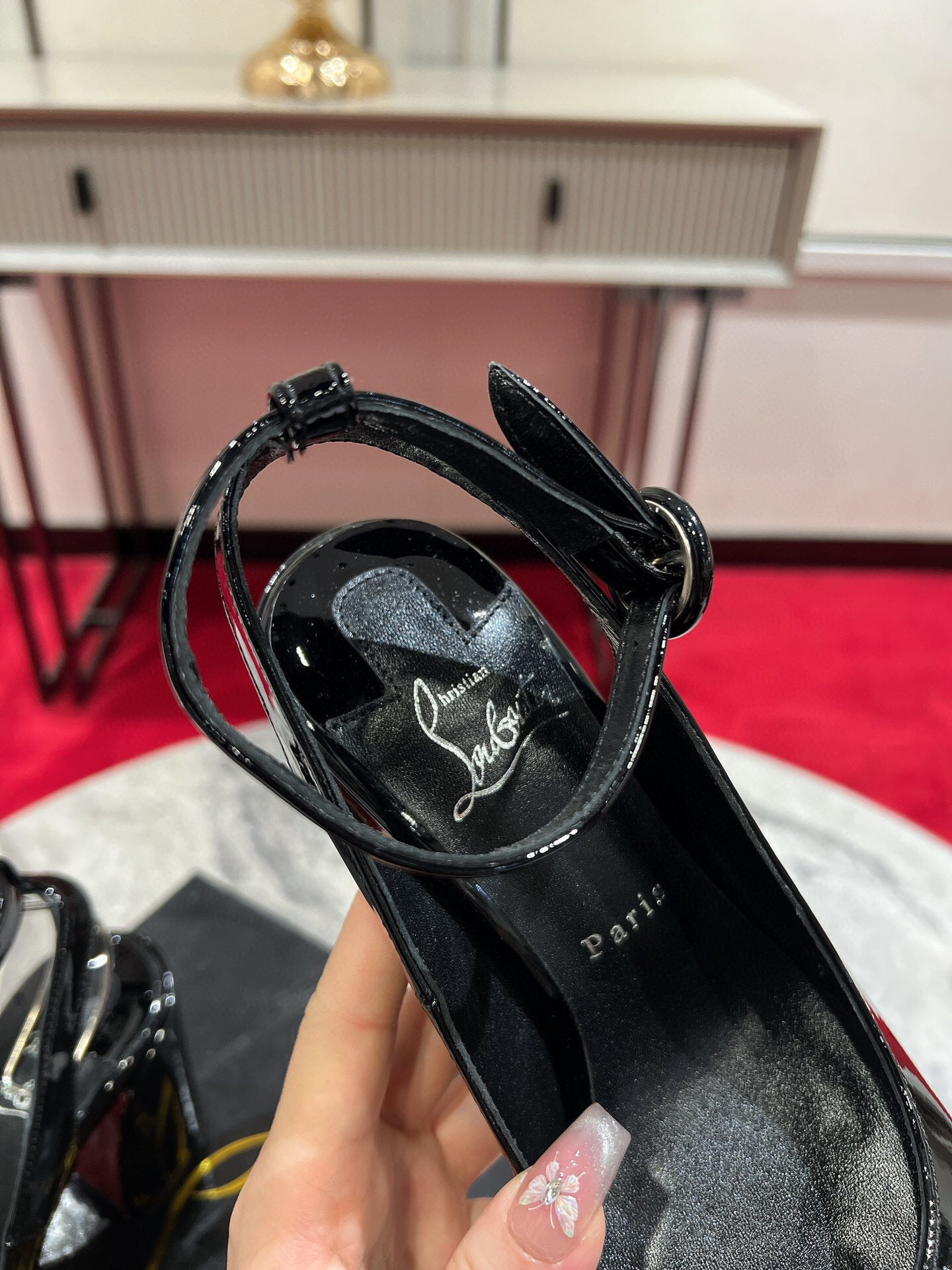 CL MISS SAB IN BLACK PATENT RED SOLE PUMPS