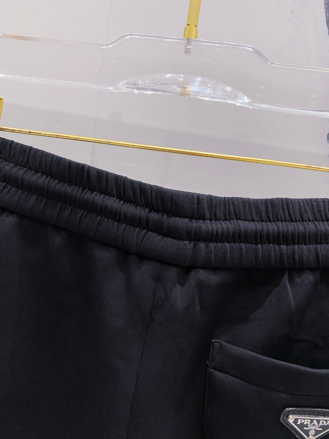 PRADA BLACK SHORT 846352