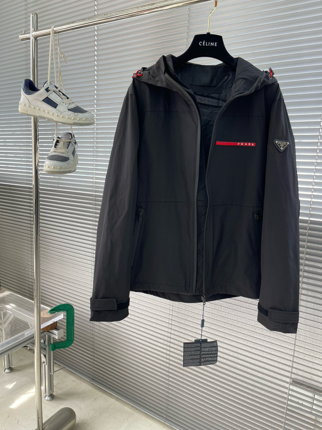 PRADA BLACK HOODED JACKET 652413