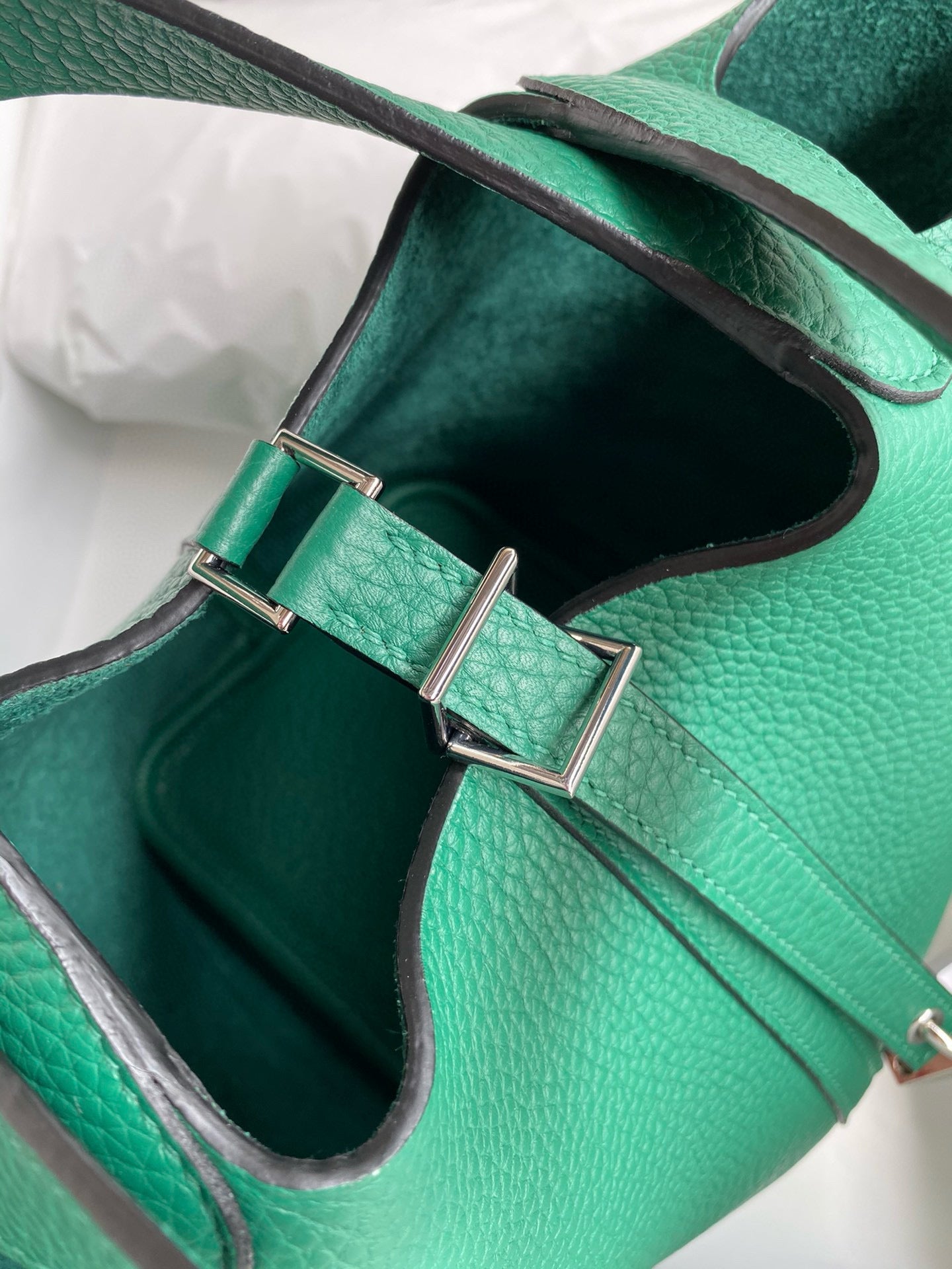 PICOTIN LOCK 18 EMERALD TOGO SILVER HARDWARE