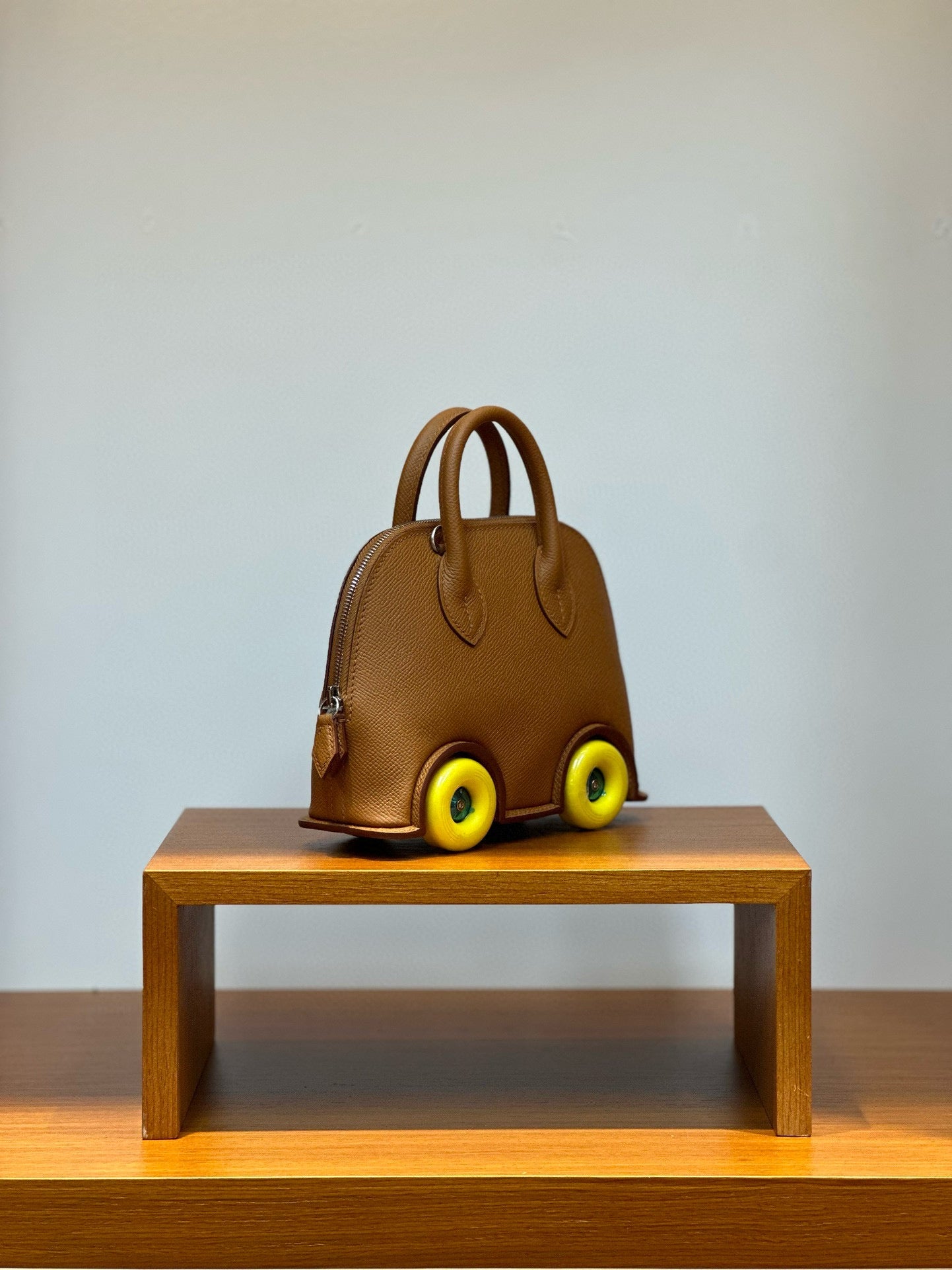 MINI BODIE ON WHEELS 18 IN SEPIA BROWN EPSOM LEATHER