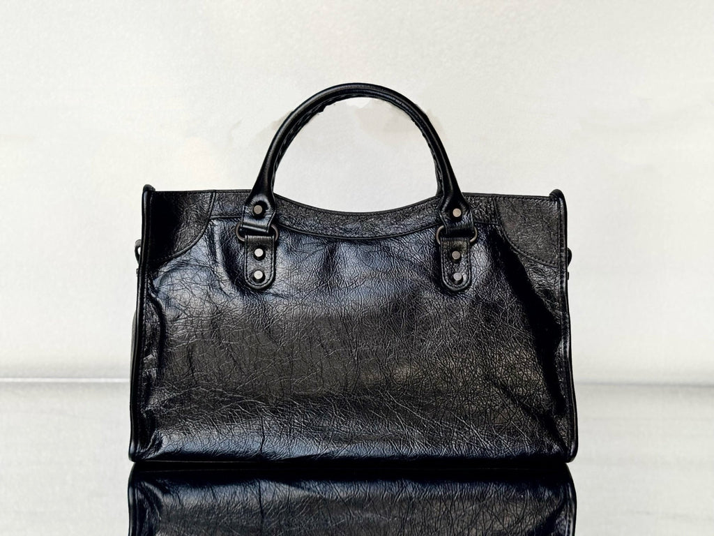SMALL 30 LE CITY BAG IN BLACK LEATHER