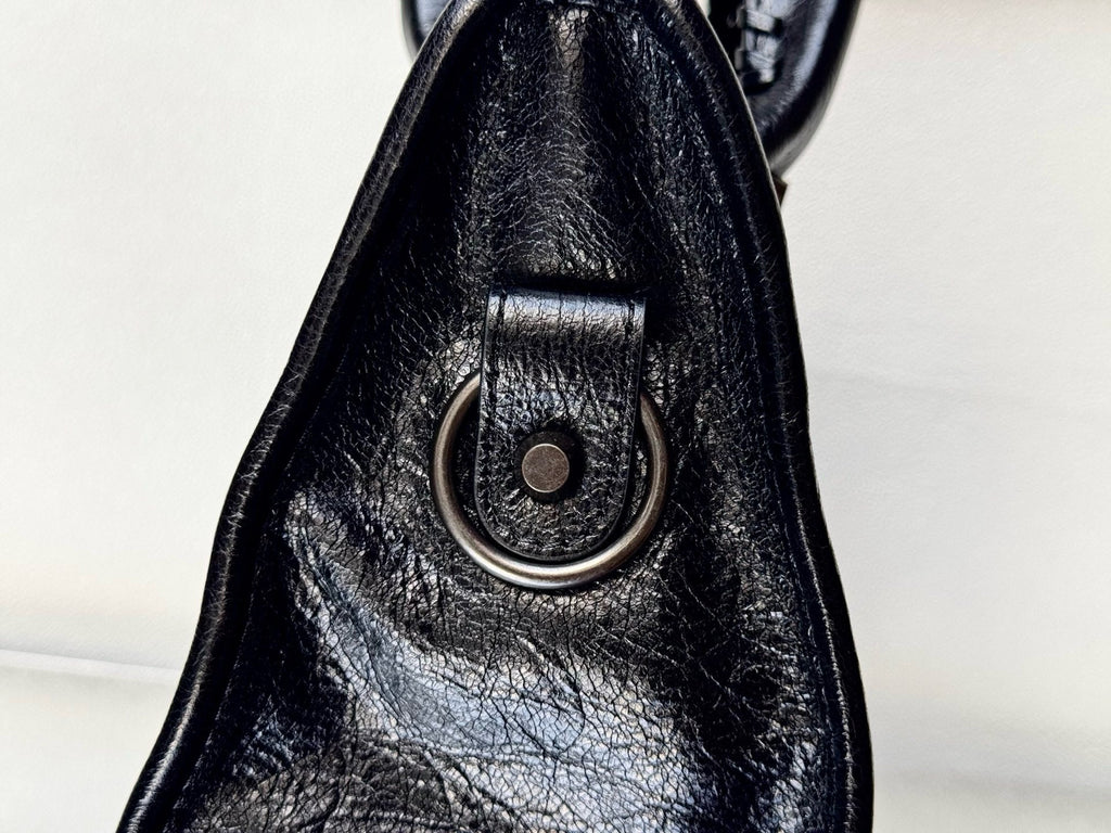 MINI 24 LE CITY BAG IN BLACK LEATHER